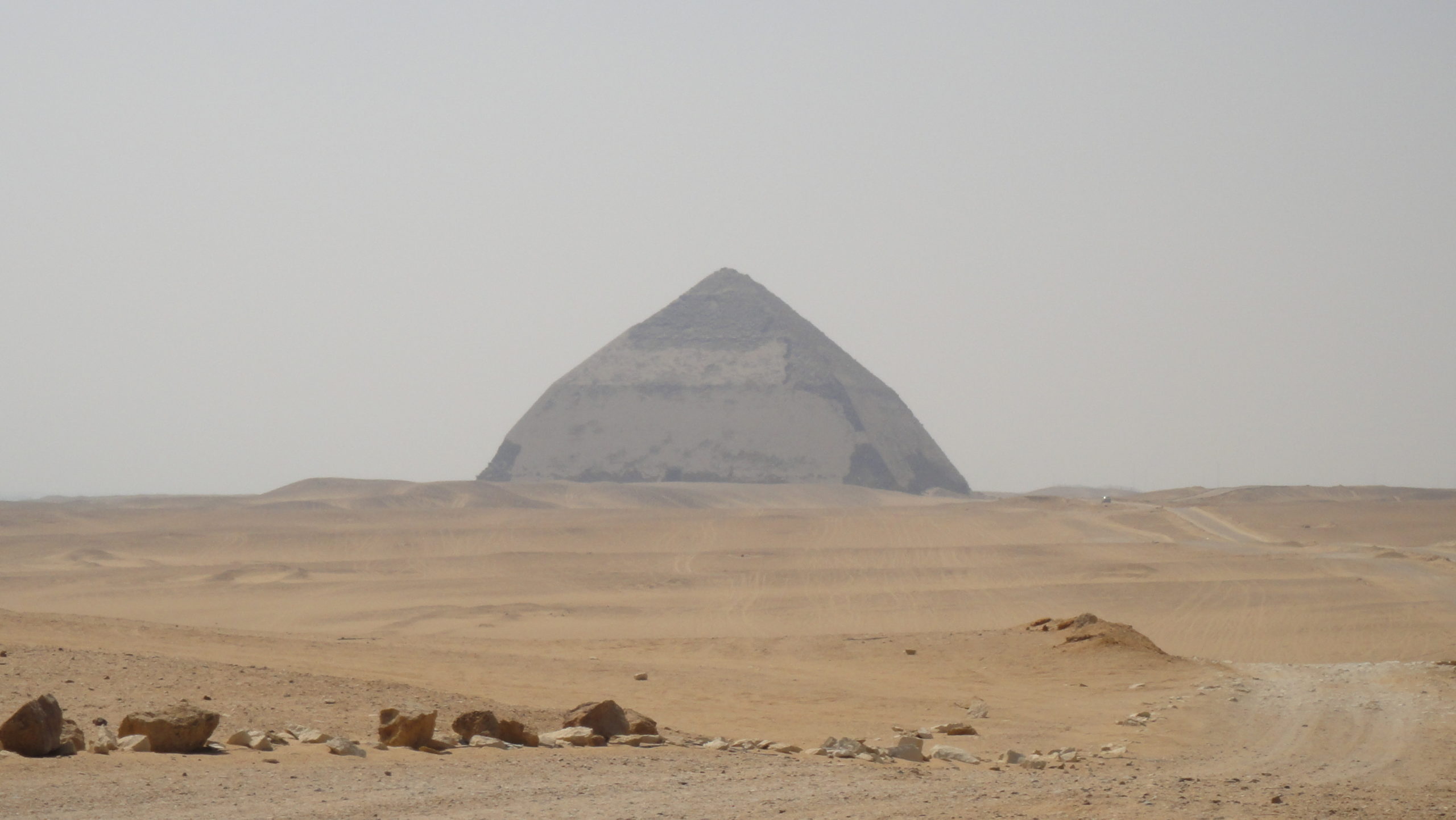 エジプト　屈折ピラミッド　