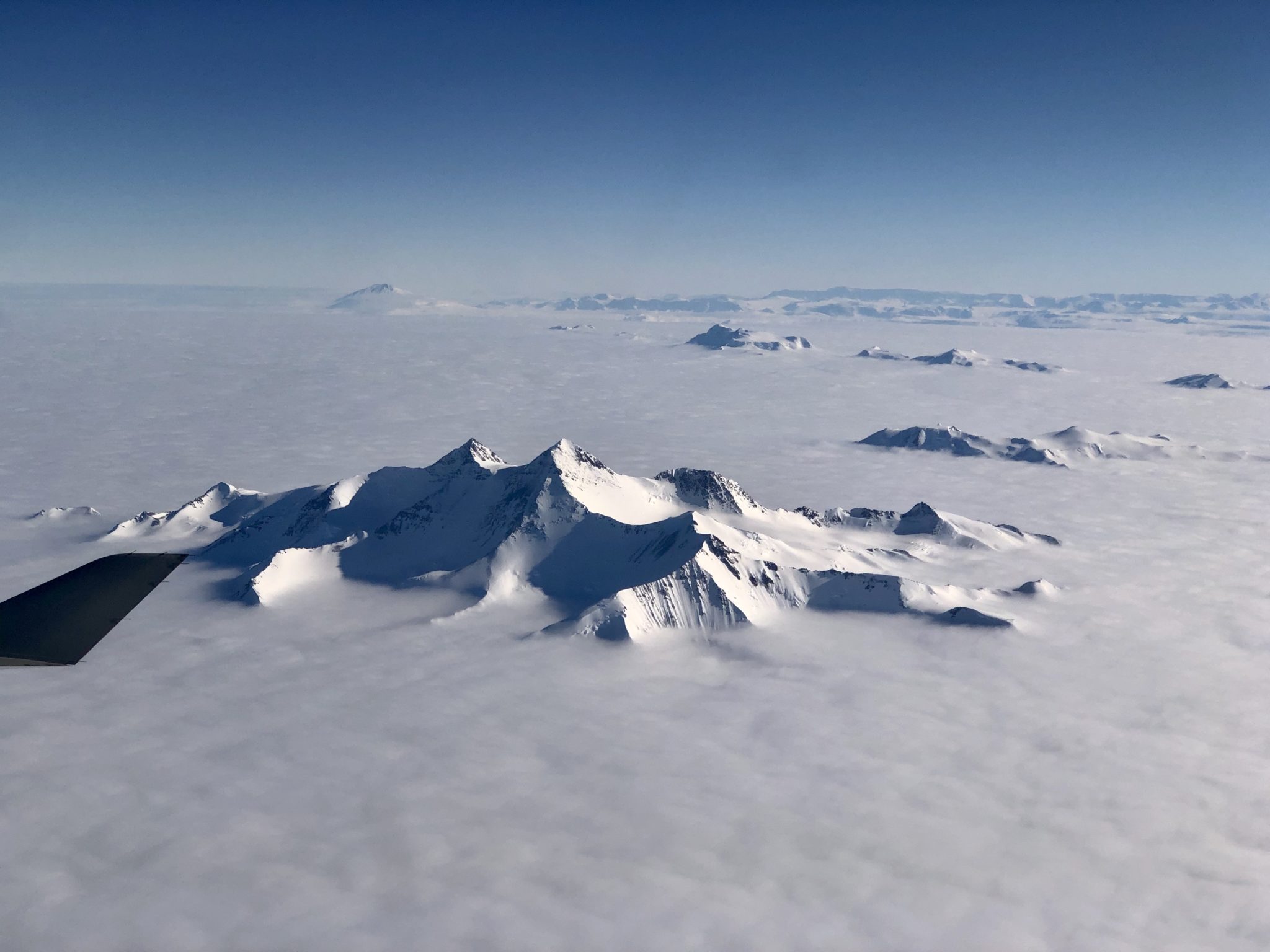 世界最大氷河の南極上空絶景の旅・格安25万誰も見たことのない景色へ - pipuamelia ピプアメリア