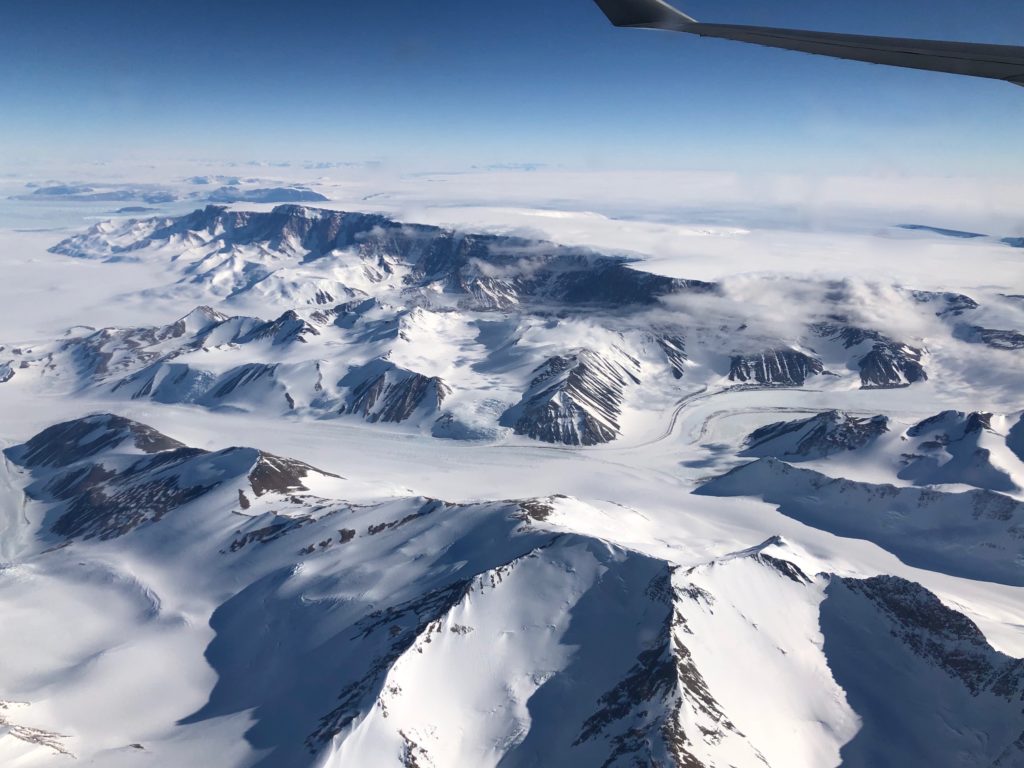 世界最大氷河の南極上空絶景の旅・格安25万誰も見たことのない景色へ pipuamelia ピプアメリア 世界最大氷河の南極上空絶景の旅・格安25万誰も見たことのない景色へ pipuamelia ピプアメリア