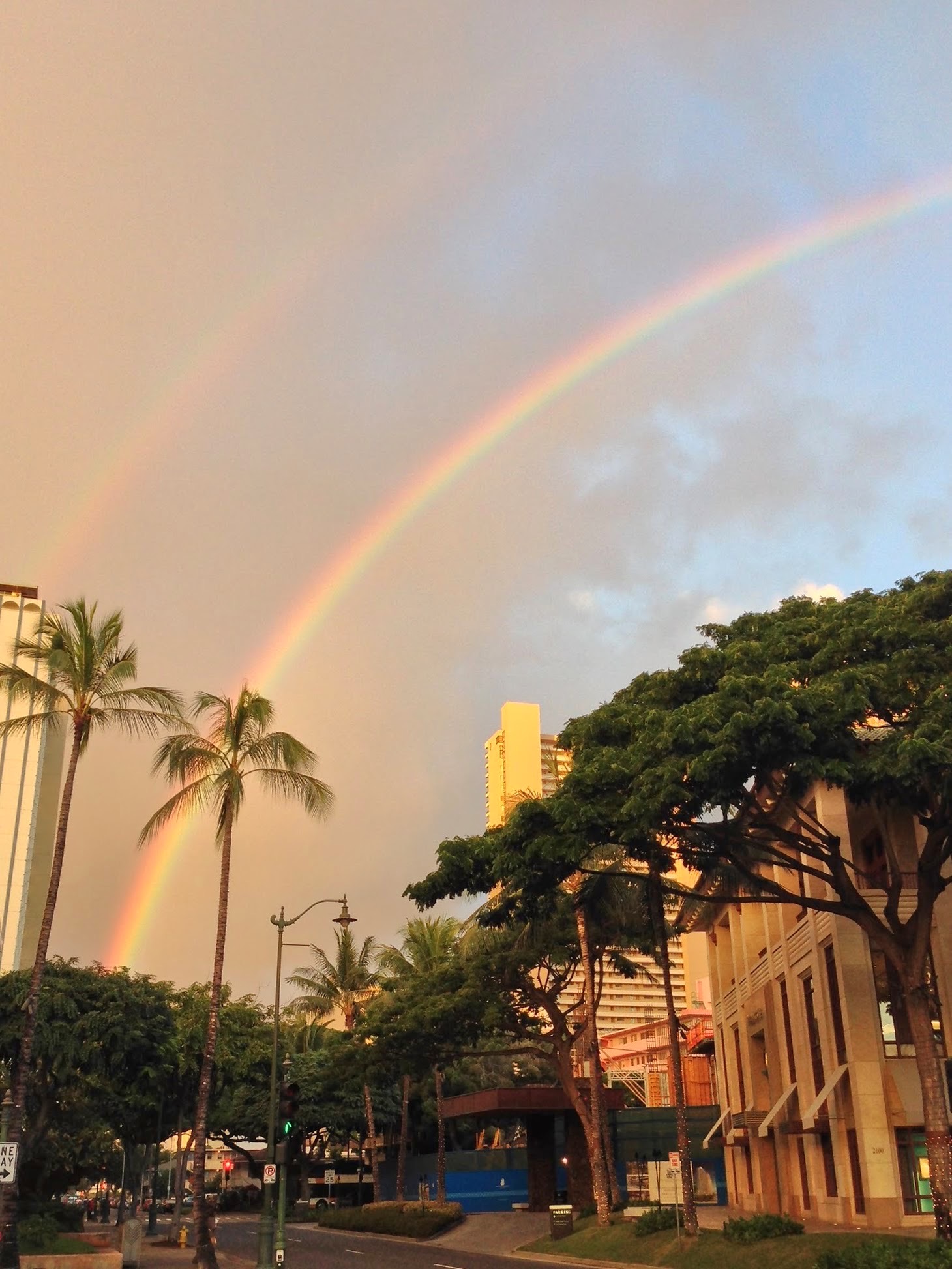ハワイの巨大なレインボー(虹)