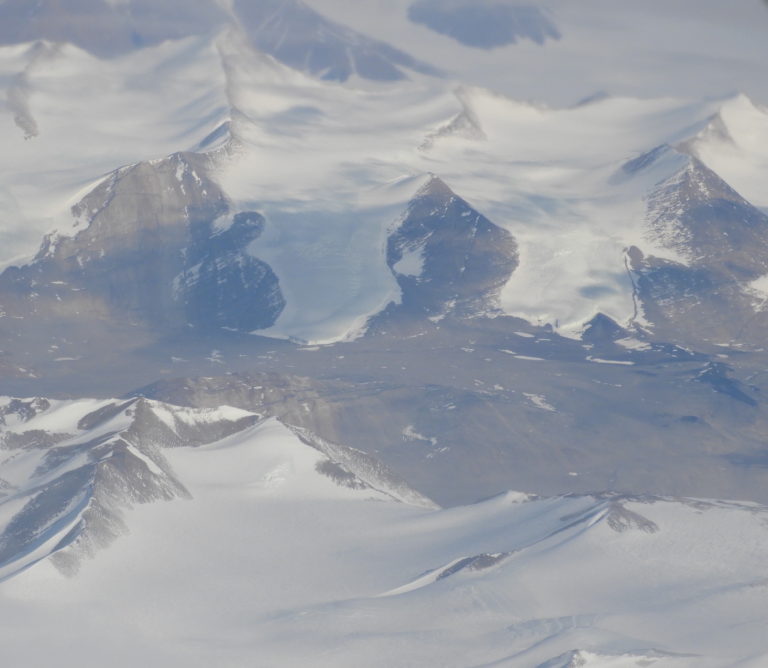 世界最大氷河の南極上空絶景の旅・格安25万誰も見たことのない景色へ ピプアメリアサローナ(ツアコンブログ&ハワイ本場のロミロミ(銀座)) 世界最大氷河の南極上空絶景の旅・格安25万誰も見たことのない景色へ ピプアメリアサローナ(ツアコンブログ&ハワイ本場のロミロミ(銀座))